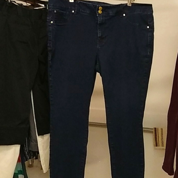 IMAN Denim - IMAN Jeans (22W)P 21” waist 25” butt 27”inseam